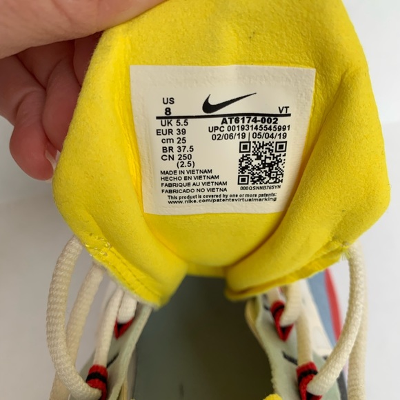 Women’s Nike Air Max 270 React size 8 - Picture 2 of 5